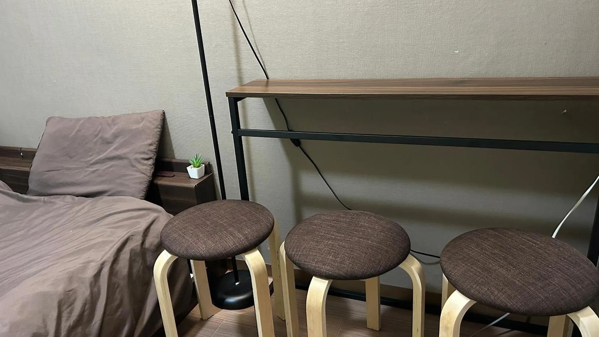 Guest House Zwell Hakata Yakuin 福岡市 0*,  日本